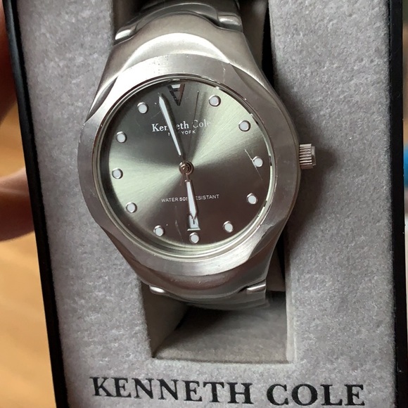 GUC Kenneth Cole Watch - Picture 3 of 3